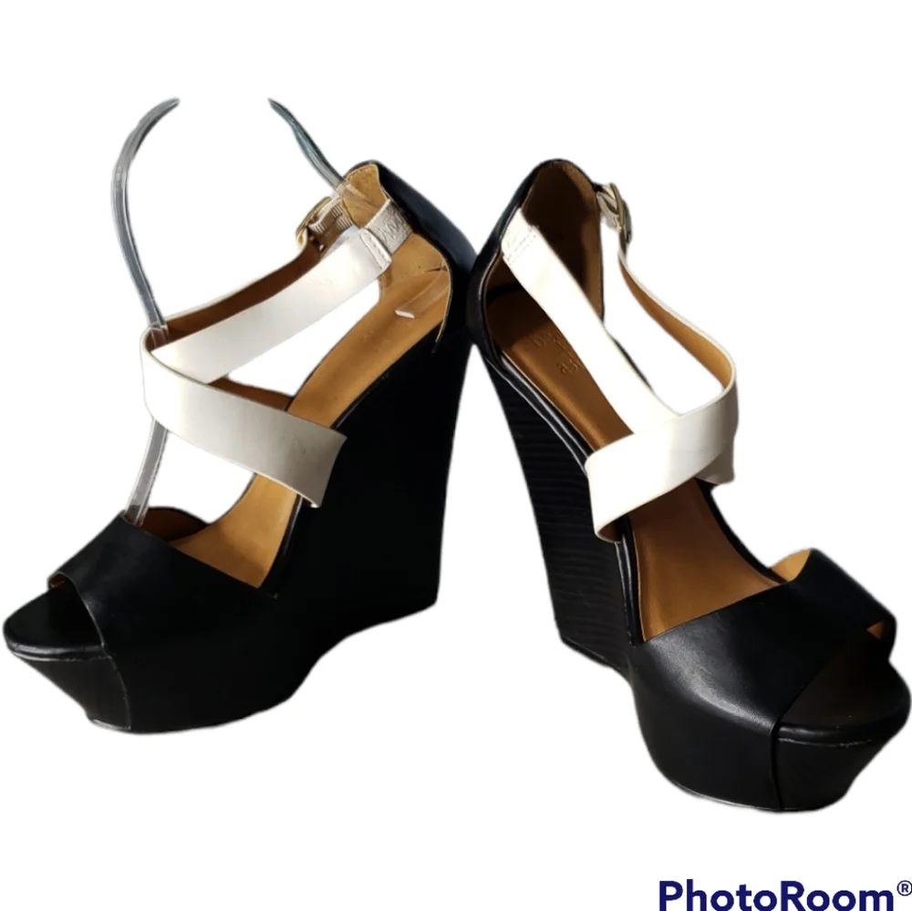 Beau & Ashe Bold High Wedge Leather Colorblock Strappy Minimalist Sandals 8.5